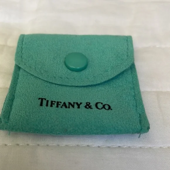 Tiffany & Co Paloma Picasso®
Loving Heart Band Ring - Picture 3 of 8